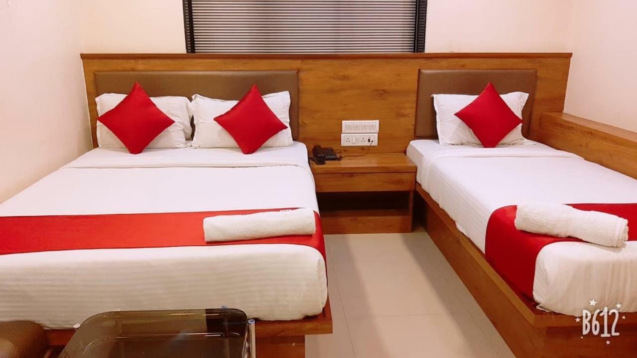 Hotel Happyland Мумбай Екстериор снимка