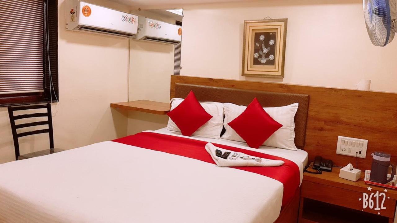 Hotel Happyland Мумбай Екстериор снимка