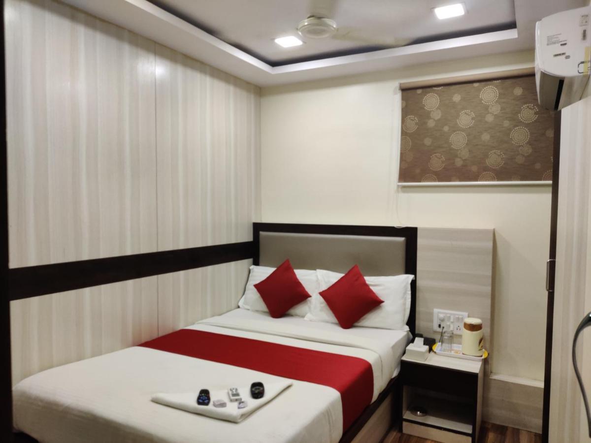 Hotel Happyland Мумбай Екстериор снимка