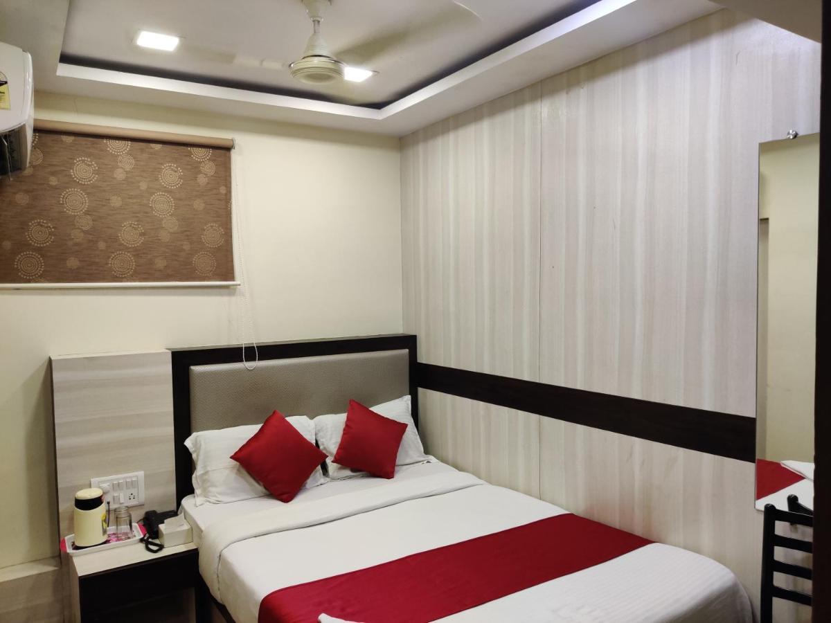 Hotel Happyland Мумбай Екстериор снимка
