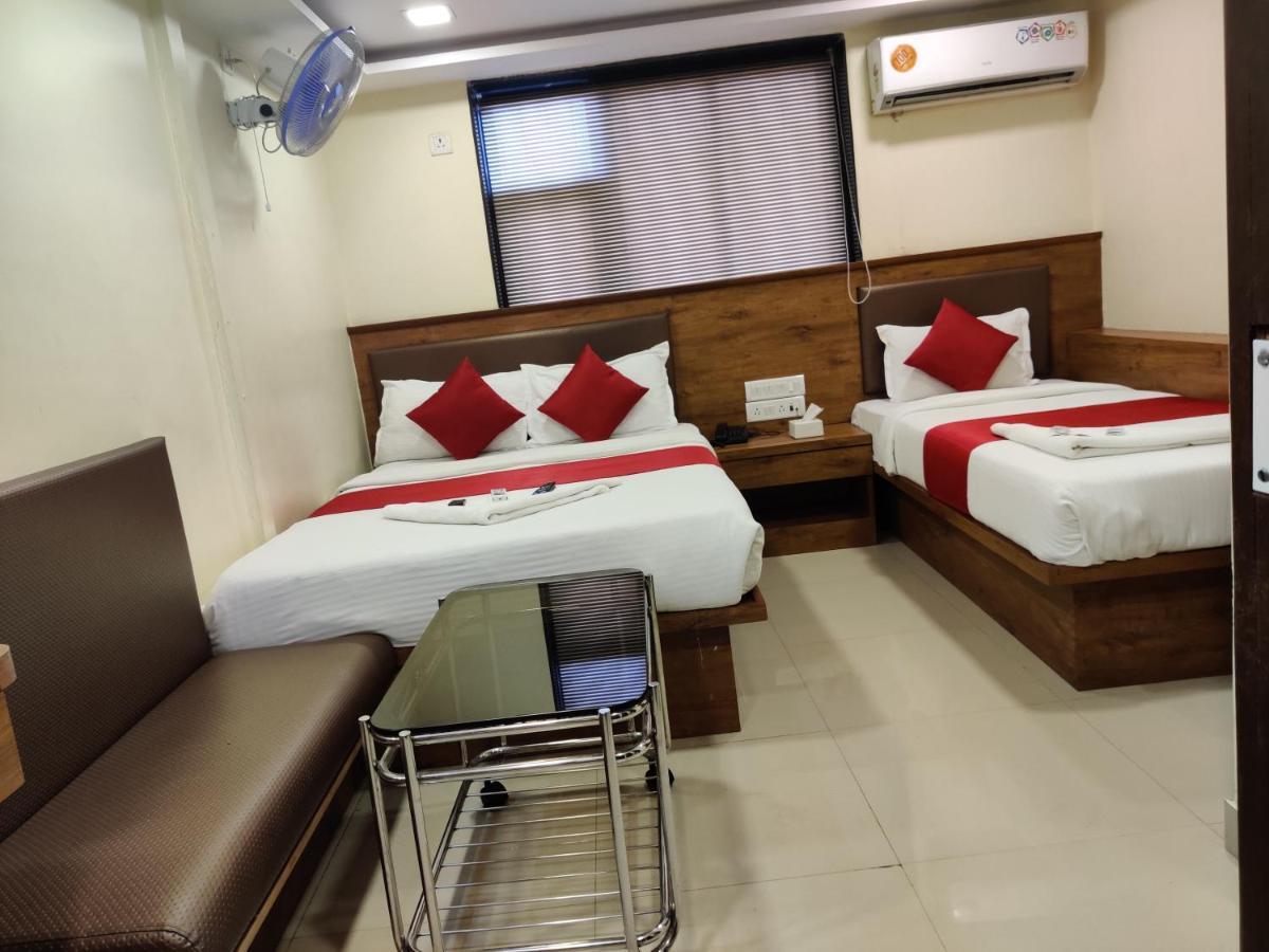Hotel Happyland Мумбай Екстериор снимка