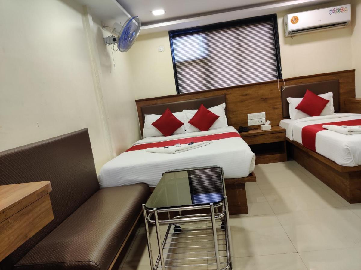 Hotel Happyland Мумбай Екстериор снимка