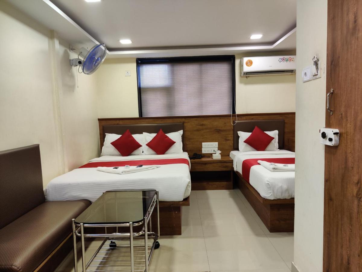 Hotel Happyland Мумбай Екстериор снимка